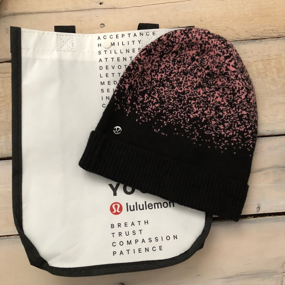 Lululemon light and bright hat